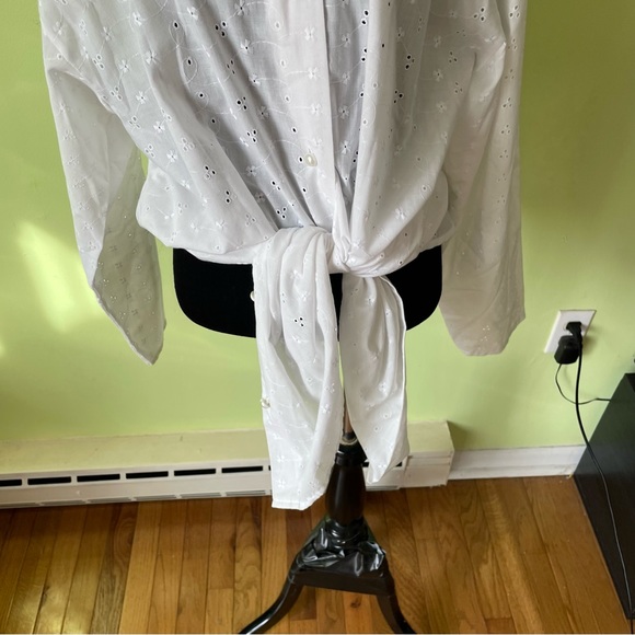 VINTAGE WHITE EYELET PEARL BUTTON LONG SLEEVE BLOUSE TOP SIZE MEDIUM - Picture 5 of 6